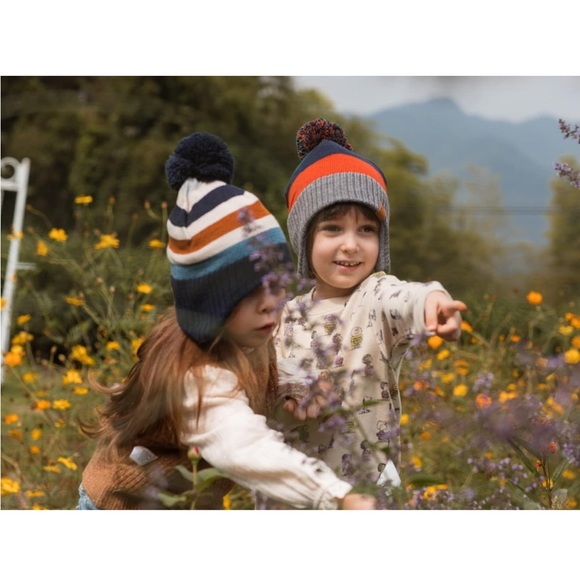 Child’s hat and scarf - Picture 3 of 10